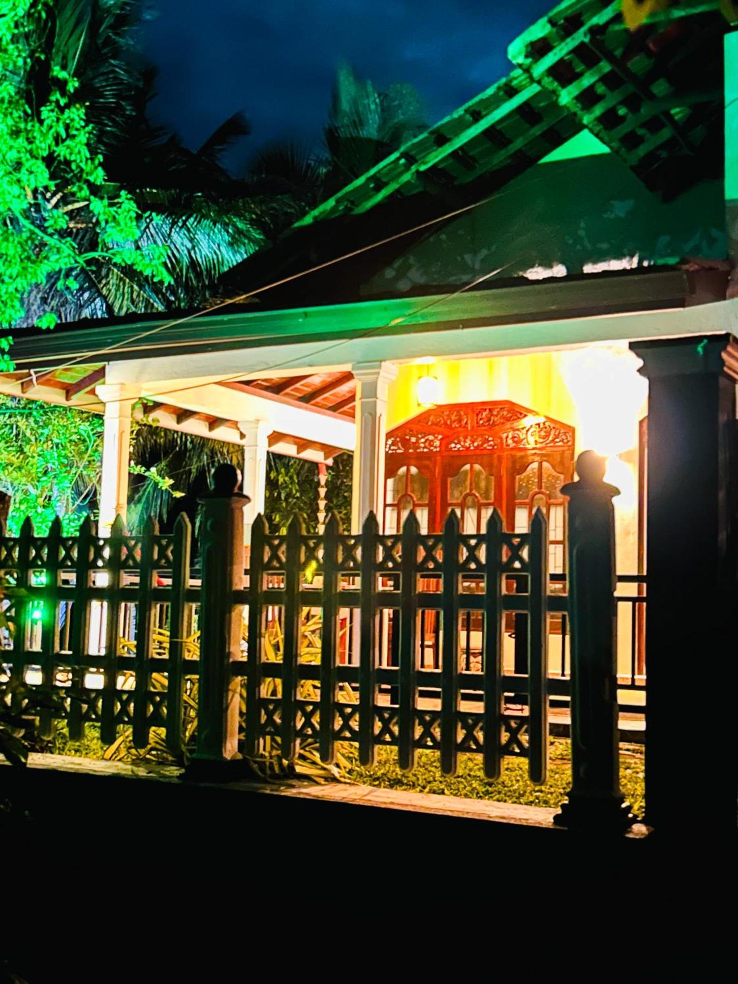 Kawshan Home Stay Диквелла Экстерьер фото